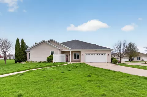 3356 N Stone Creek Cir, Madison, WI 53719