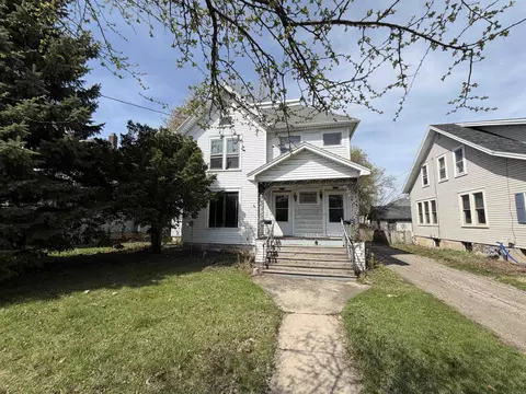 60-62 Tayco St, Menasha, WI 54952