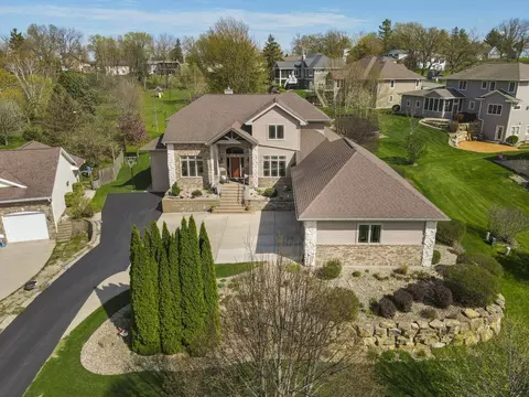 109 Greve Cir, Mount Horeb, WI 53572