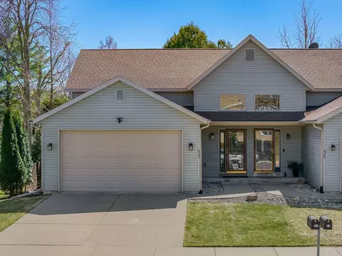 433 14th Ave, Baraboo, WI 53913