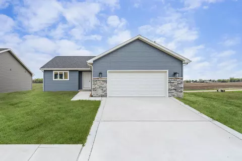 341 Dahlia Dr, Stoughton, WI 53589