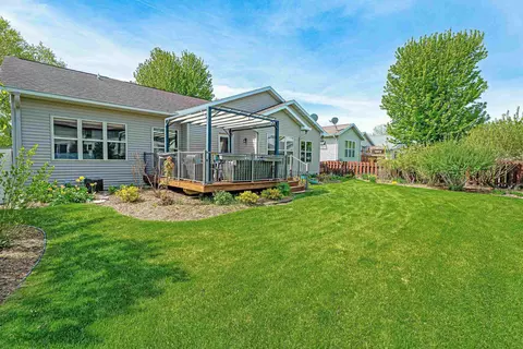 6614 Carlton Dr, Madison, WI 53718