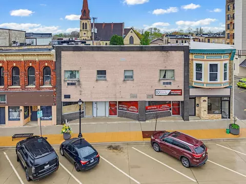 309-313 W Milwaukee St, Janesville, WI 53548