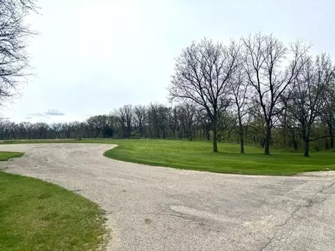 1 Bunny Trl, Janesville, WI 53545