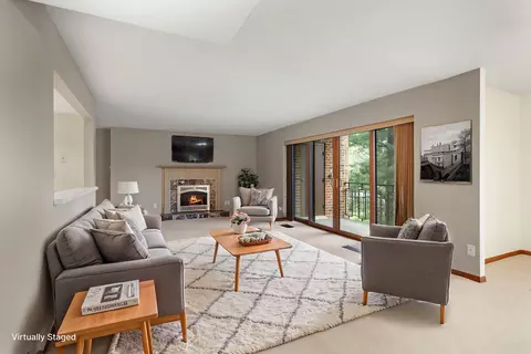 325 S Yellowstone Dr #223, Madison, WI 53705