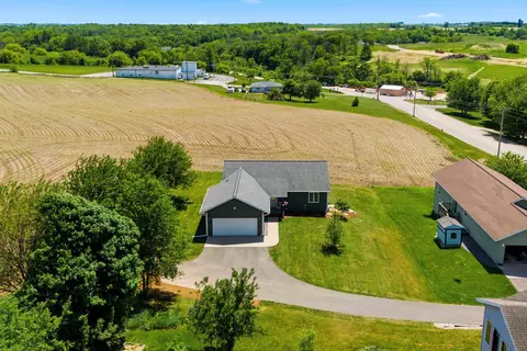 503 N Bennett Rd, Dodgeville, WI 53533