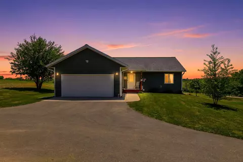 503 N Bennett Rd, Dodgeville, WI 53533