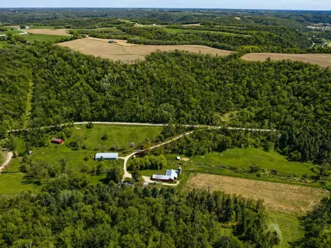 13321 Smith Dr, Soldiers Grove, WI 54655