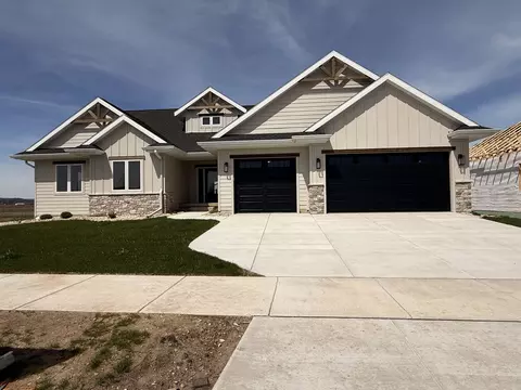 2016 Jack Ryan Dr, Prairie Du Sac, WI 53578
