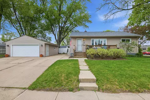 713 Dempsey Rd, Madison, WI 53714