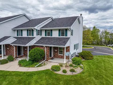 10721 N Bay Shore Ln, Milton, WI 53563