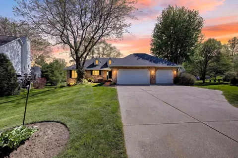 5 Vienna Cir, Madison, WI 53718