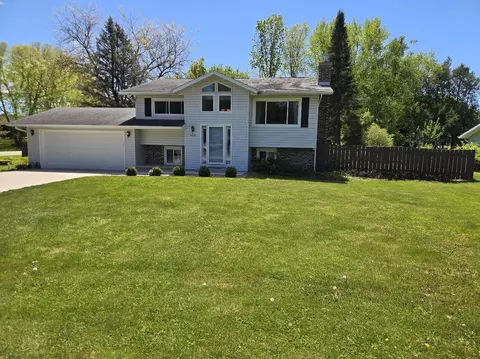 5631 Riveredge Road Rd, Waunakee, WI 53597