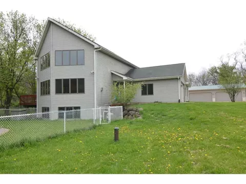 4805 Schneider Dr, Fitchburg, WI 53575
