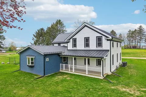 5833 Town Hall Dr, Sun Prairie, WI 53590