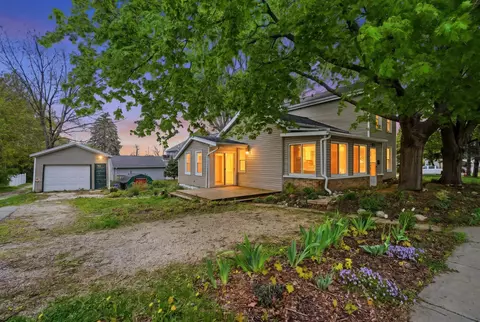 610 E Maple St, Horicon, WI 53032