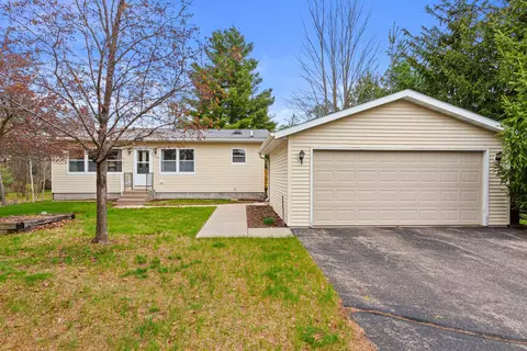 960 962 Falk Ct, Nekoosa, WI 54457