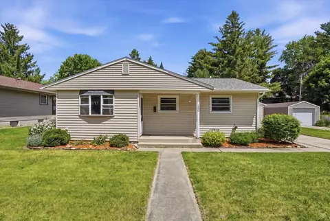 220 Dorow Ave, Edgerton, WI 53534