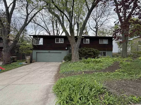 469 Agnes Dr, Madison, WI 53711