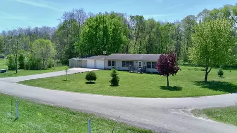 28613 Gunderson St, Lone Rock, WI 53556