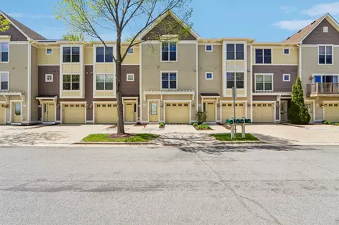 6007 Big Dipper Dr, Madison, WI 53718