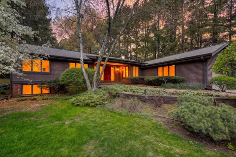 18 Larch Cir, Madison, WI 53705