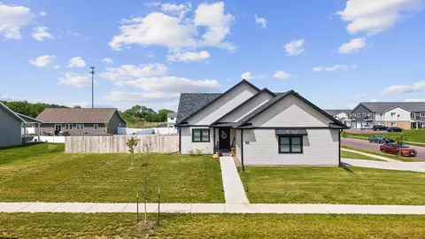 721 Roosevelt St, Baraboo, WI 53913