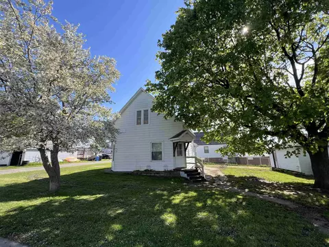 209 Volk St, Portage, WI 53901