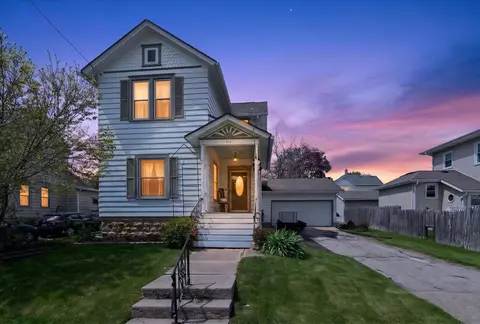 218 S Water St, Columbus, WI 53925