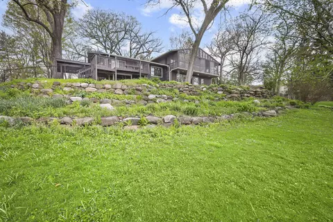 1004 Ridgewood Dr, Stoughton, WI 53589