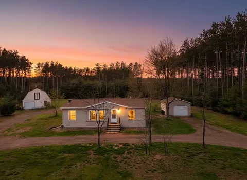 625 N 4th Ave, Redgranite, WI 54970