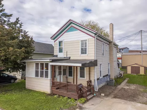 336 S Locust St, Reedsburg, WI 53959