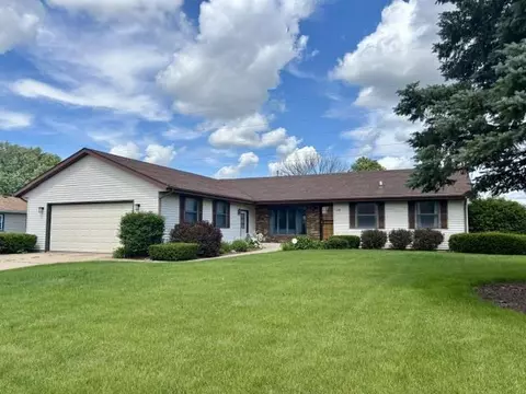 226 Beechwood Dr, Janesville, WI 53548