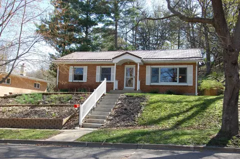 909 N Park St, Richland Center, WI 53581