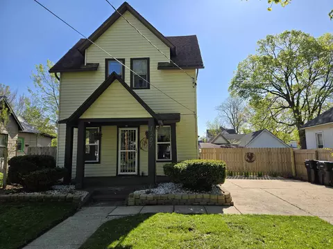 1207 Oak St, Beloit, WI 53511