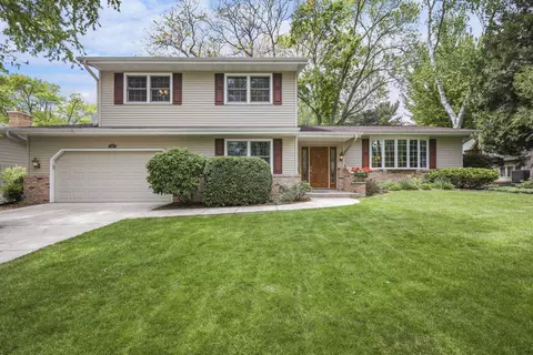 306 Acadia Dr, Madison, WI 53717