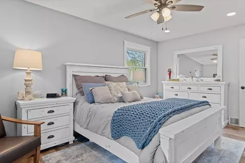 Bedroom - 1720 Algonquin Dr, Baraboo, WI 53913 photo 3 of 8