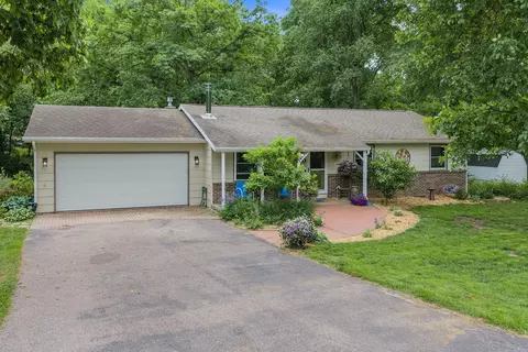 Exterior - 1720 Algonquin Dr, Baraboo, WI 53913 photo 3 of 12