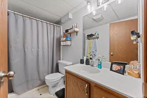 Bath - 1720 Algonquin Dr, Baraboo, WI 53913 photo 3 of 3