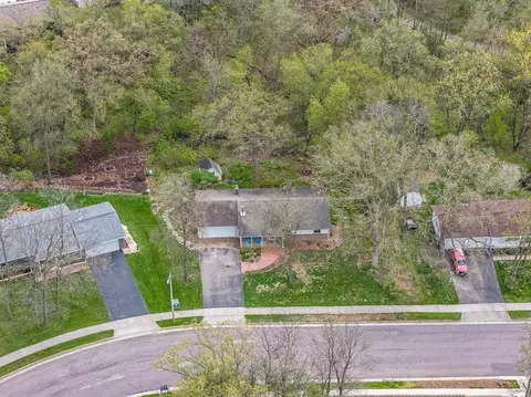 View/Area - 1720 Algonquin Dr, Baraboo, WI 53913 photo 3 of 4