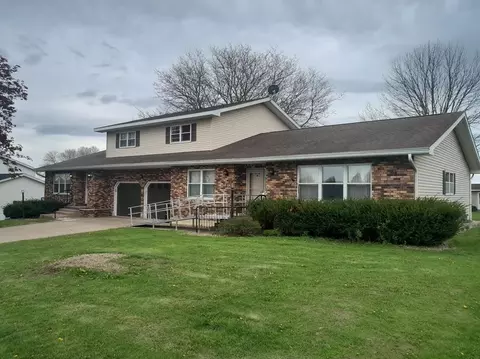 337 Alona Ln, Lancaster, WI 53813
