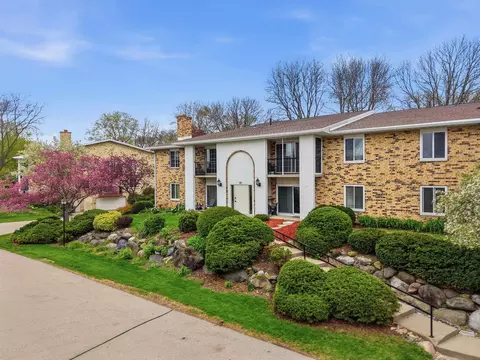 25 Golf Course Rd #E, Madison, WI 53704