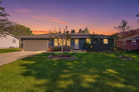 805 Miller Dr, Oregon, WI 53575