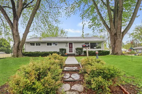 1201 Douglas Trl, Madison, WI 53716