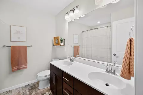 Bath - 7708 Catchfly Ln, Deforest, WI 53532 photo 4 of 5