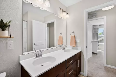 Bath - 7708 Catchfly Ln, Deforest, WI 53532 photo 5 of 5
