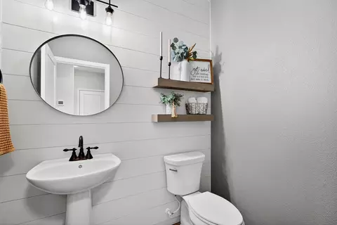 Bath - 7708 Catchfly Ln, Deforest, WI 53532 photo 1 of 5