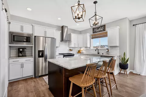 Kitchen - 7708 Catchfly Ln, Deforest, WI 53532 photo 2 of 4