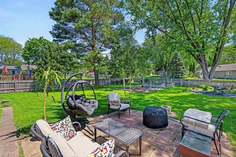 6317 Sighting Rd, Mcfarland, WI 53558