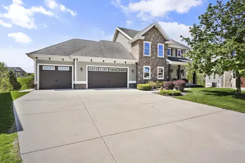 245 Stone Bridge Cir, Deerfield, WI 53531